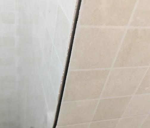 冷水滩瓷砖空鼓维修公司分享阳台瓷砖脱落的修复过程可以分为以下几个步骤
