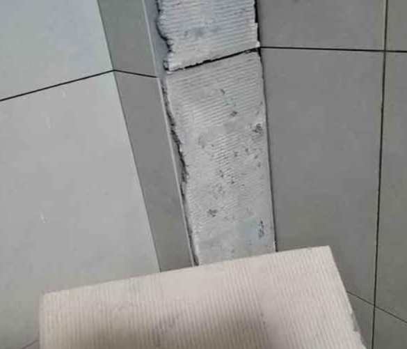 冷水滩瓷砖空鼓维修公司分享下厨房瓷砖脱落的补救措施。